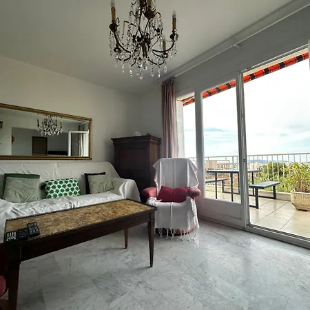 Apartment T4 Avec Terrasse Et Garage Prive