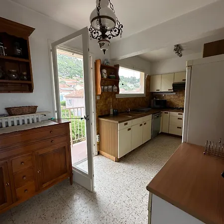 Apartment T4 Avec Terrasse Et Garage Prive *